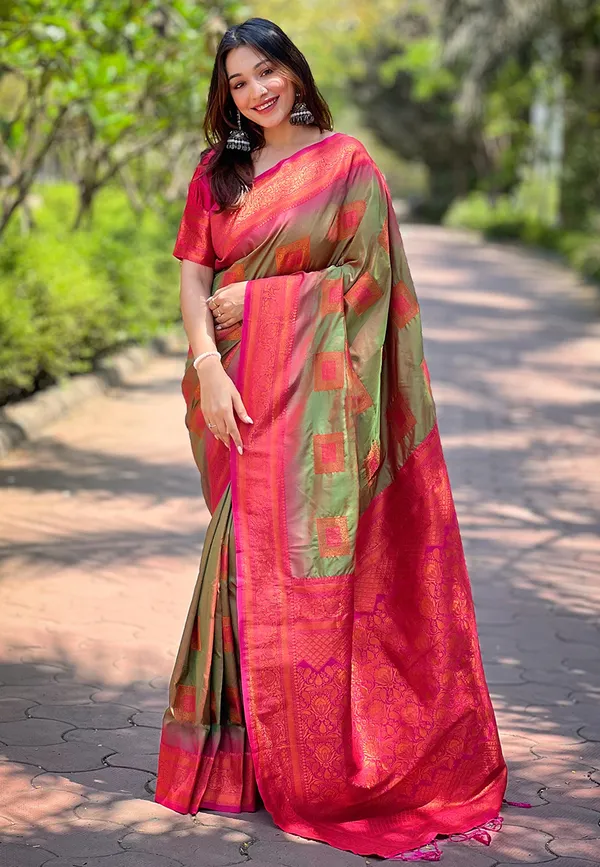 Green_Art_Silk_Self_Design_Kanjivaram_Saree_With_Unstitched_Blouse_For_Women