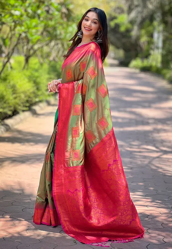 Green_Art_Silk_Self_Design_Kanjivaram_Saree_With_Unstitched_Blouse_For_Women