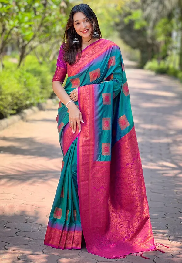 Green_Art_Silk_Self_Design_Kanjivaram_Saree_With_Unstitched_Blouse_For_Women