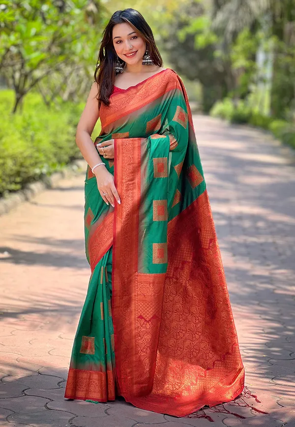 Green_Art_Silk_Self_Design_Kanjivaram_Saree_With_Unstitched_Blouse_For_Women