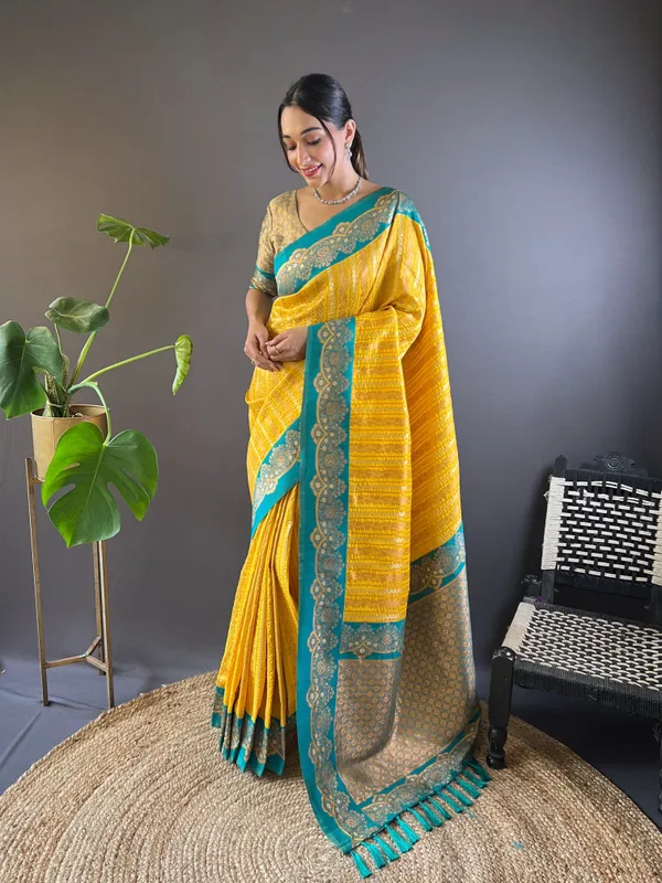 Yellow_Art_Silk_Self_Design_Kanjivaram_Saree_With_Unstitched_Blouse_For_Women