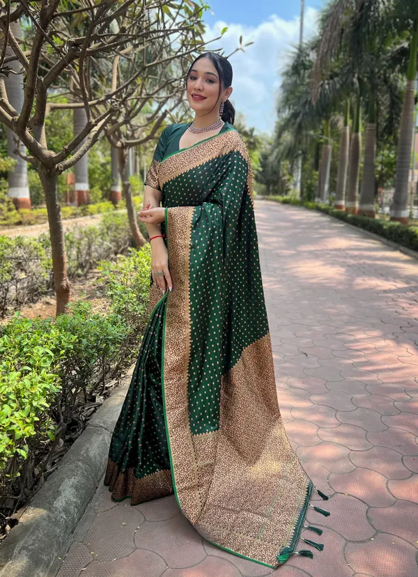 Green_Art_Silk_Self_Design_Banarasi_Saree_With_Unstitched_Blouse_For_Women
