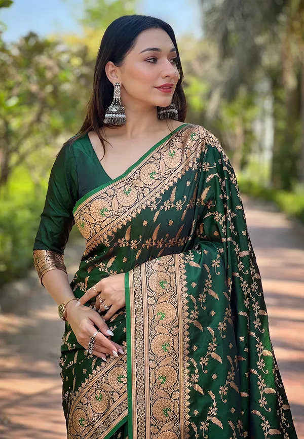 Green_Art_Silk_Self_Design_Banarasi_Saree_With_Unstitched_Blouse_For_Women