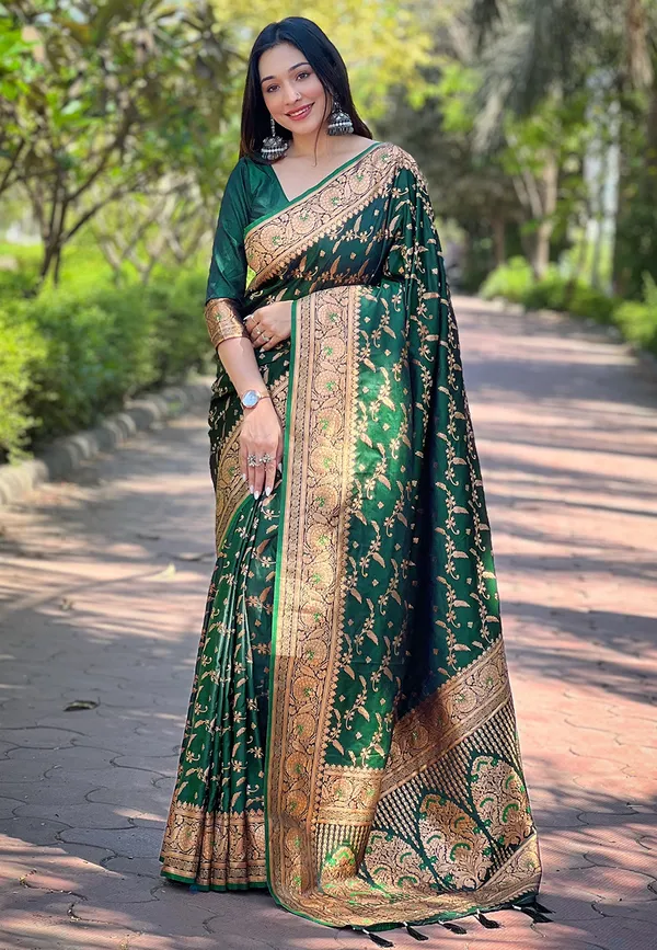 Green_Art_Silk_Self_Design_Banarasi_Saree_With_Unstitched_Blouse_For_Women