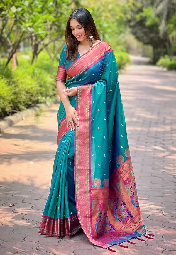 Green_Art_Silk_Self_Design_Paithani_Saree_With_Unstitched_Blouse_For_Women