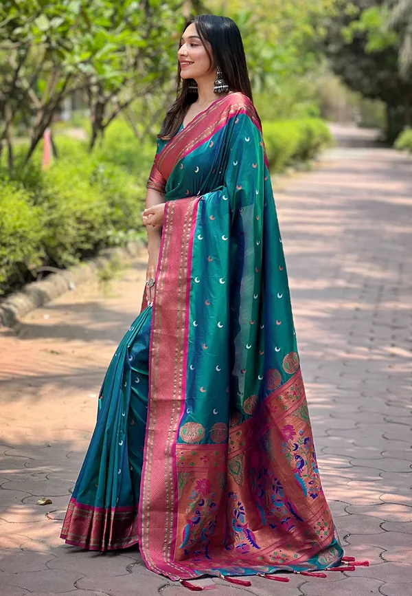 Green_Art_Silk_Self_Design_Paithani_Saree_With_Unstitched_Blouse_For_Women
