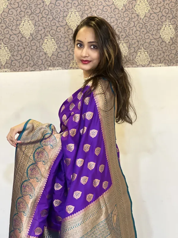 Dark_Blue_Art_Silk_Self_Design_Kanjivaram_Saree_With_Unstitched_Blouse_For_Women
