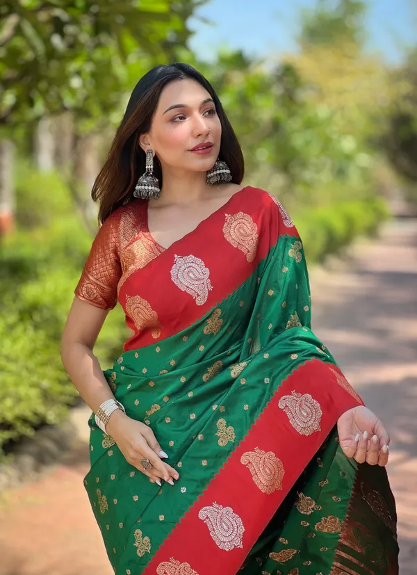 Green_Art_Silk_Self_Design_Kanjivaram_Saree_With_Unstitched_Blouse_For_Women