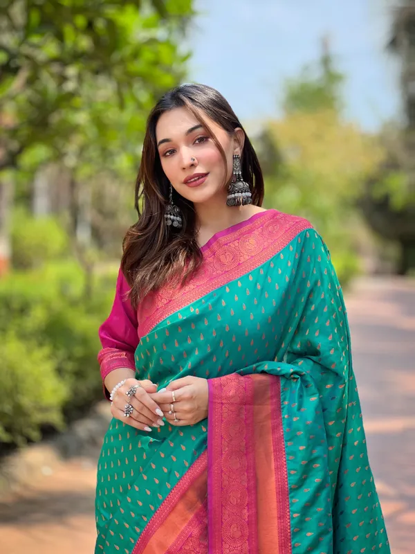 Green_Art_Silk_Self_Design_Kanjivaram_Saree_With_Unstitched_Blouse_For_Women