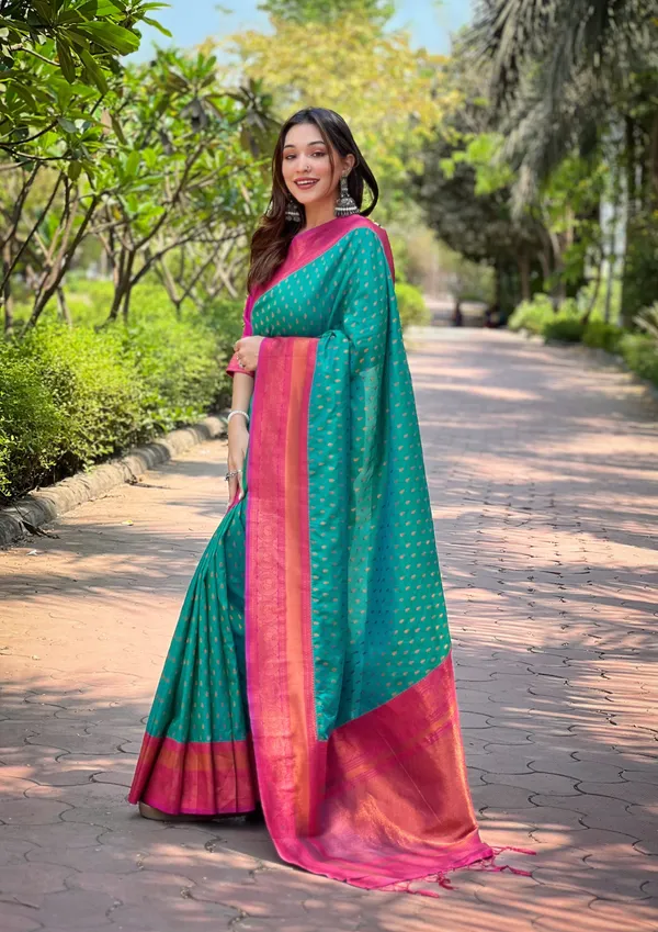 Green_Art_Silk_Self_Design_Kanjivaram_Saree_With_Unstitched_Blouse_For_Women