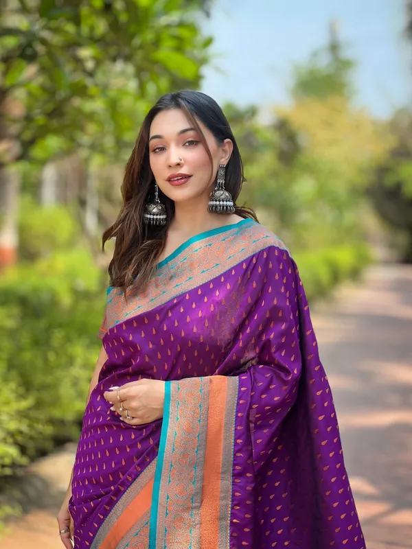 Dark_Blue_Art_Silk_Self_Design_Kanjivaram_Saree_With_Unstitched_Blouse_For_Women