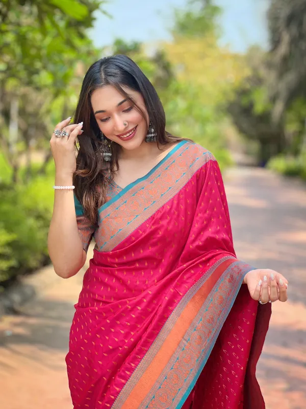 Red_Art_Silk_Self_Design_Kanjivaram_Saree_With_Unstitched_Blouse_For_Women