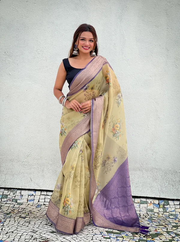 Green_Art_Silk_Self_Design_Kanjivaram_Saree_With_Unstitched_Blouse_For_Women