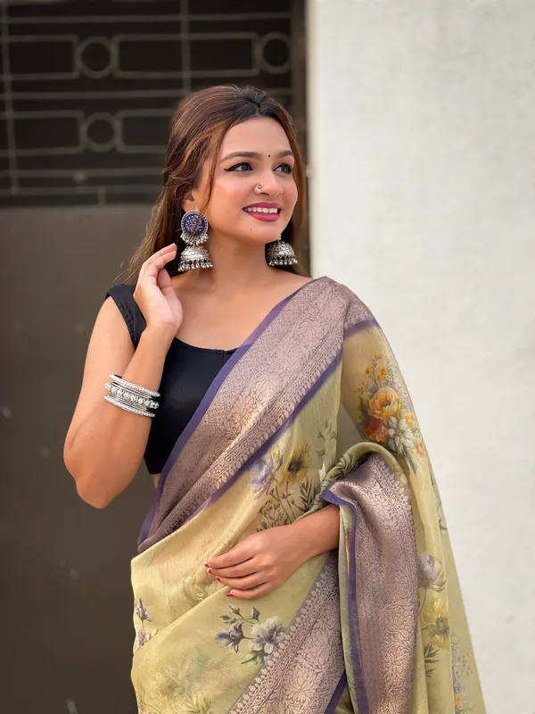 Green_Art_Silk_Self_Design_Kanjivaram_Saree_With_Unstitched_Blouse_For_Women