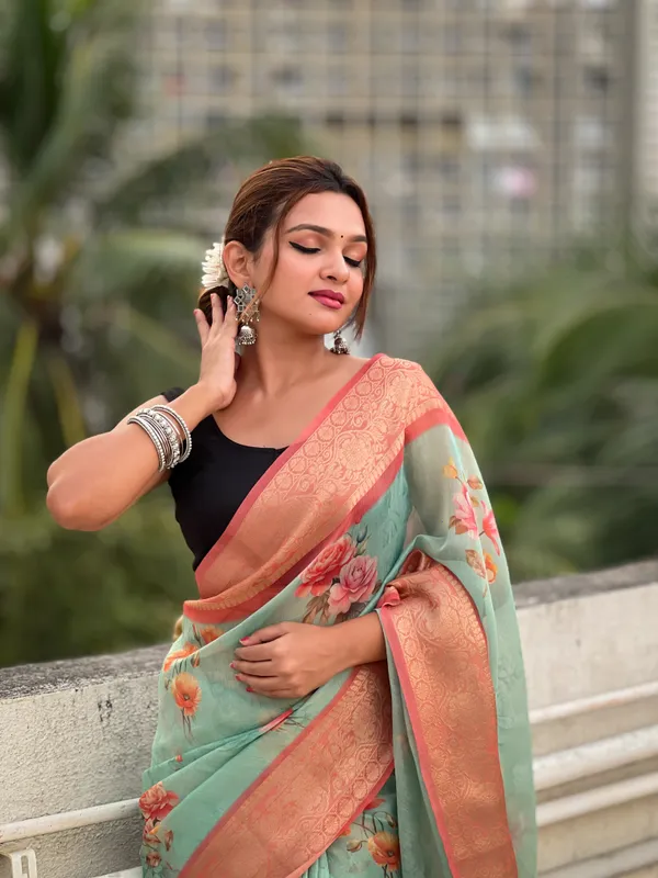 Green_Art_Silk_Self_Design_Kanjivaram_Saree_With_Unstitched_Blouse_For_Women