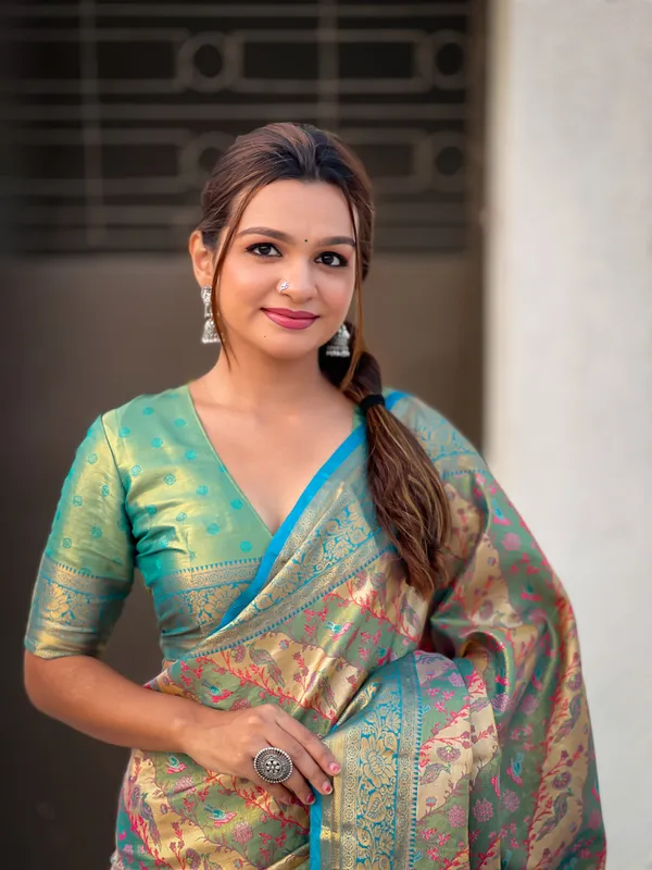 Green_Art_Silk_Self_Design_Dharmavaram_Saree_With_Unstitched_Blouse_For_Women
