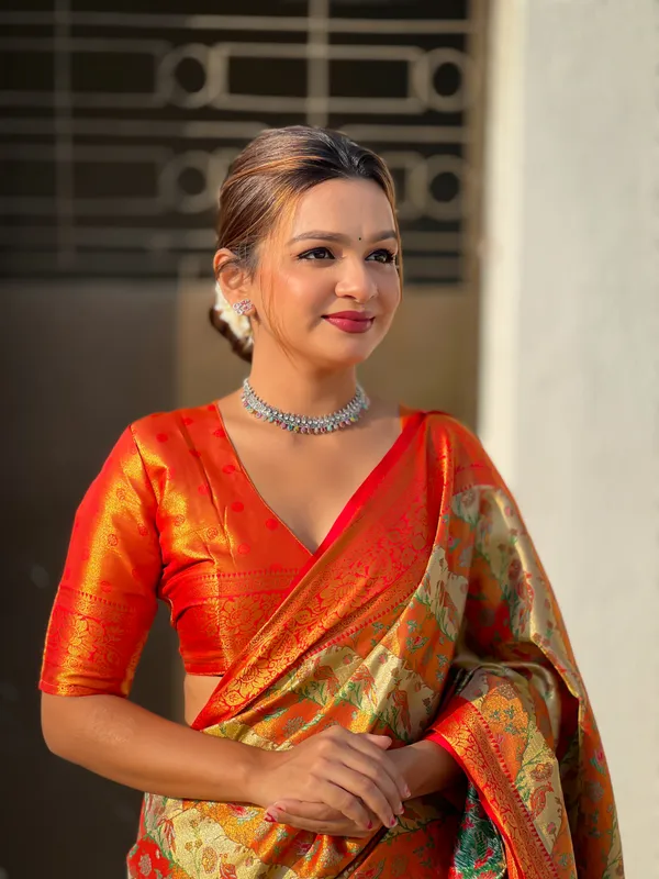 Red_Art_Silk_Self_Design_Dharmavaram_Saree_With_Unstitched_Blouse_For_Women