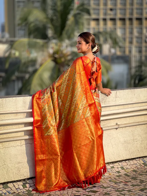 Red_Art_Silk_Self_Design_Dharmavaram_Saree_With_Unstitched_Blouse_For_Women