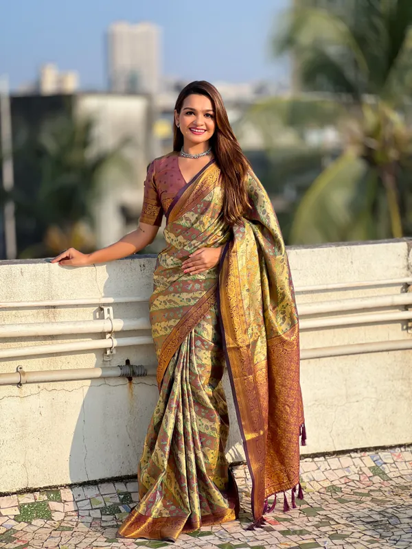 Maroon_Art_Silk_Self_Design_Dharmavaram_Saree_With_Unstitched_Blouse_For_Women