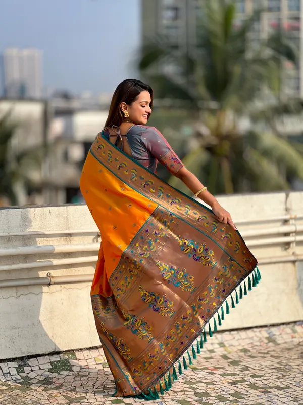 Yellow_Art_Silk_Self_Design_Paithani_Saree_With_Unstitched_Blouse_For_Women