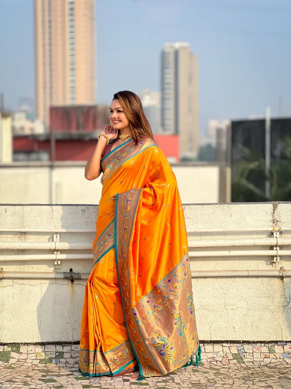 Yellow_Art_Silk_Self_Design_Paithani_Saree_With_Unstitched_Blouse_For_Women