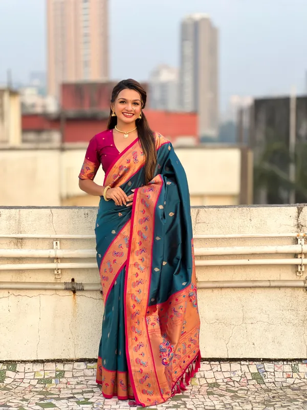 Green_&_Red_Art_Silk_Self_Design_Paithani_Saree_With_Unstitched_Blouse_For_Women