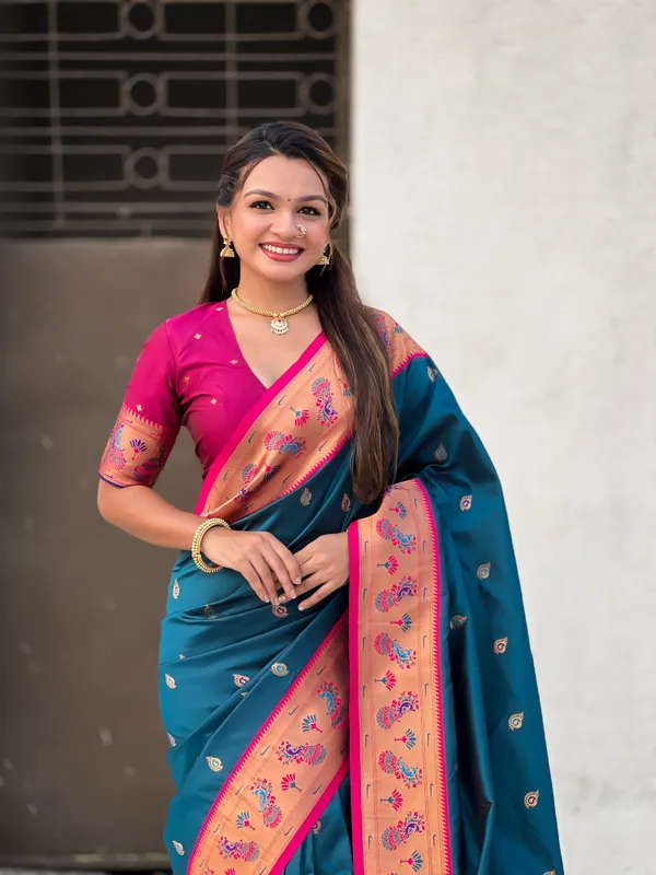 Green_&_Red_Art_Silk_Self_Design_Paithani_Saree_With_Unstitched_Blouse_For_Women