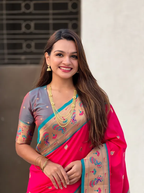 Red_Art_Silk_Self_Design_Paithani_Saree_With_Unstitched_Blouse_For_Women