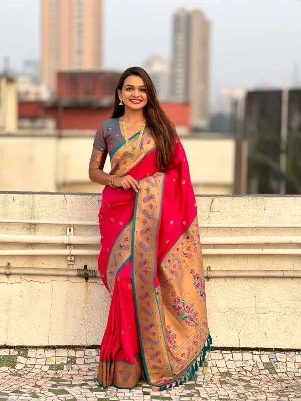 Red_Art_Silk_Self_Design_Paithani_Saree_With_Unstitched_Blouse_For_Women