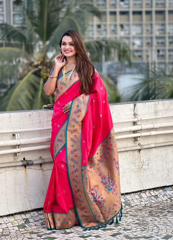 Red_Art_Silk_Self_Design_Paithani_Saree_With_Unstitched_Blouse_For_Women