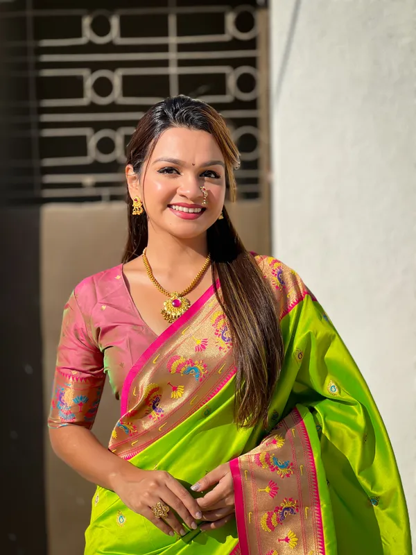 Green_Art_Silk_Self_Design_Paithani_Saree_With_Unstitched_Blouse_For_Women