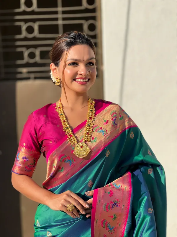 Green_Art_Silk_Self_Design_Paithani_Saree_With_Unstitched_Blouse_For_Women