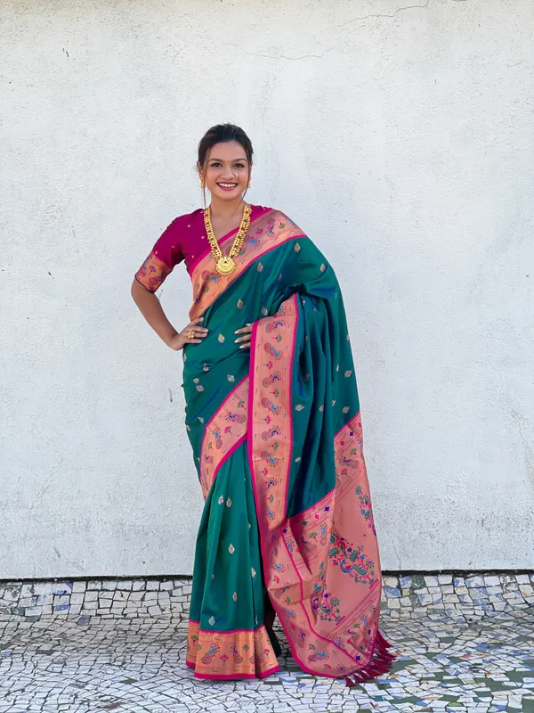 Green_Art_Silk_Self_Design_Paithani_Saree_With_Unstitched_Blouse_For_Women