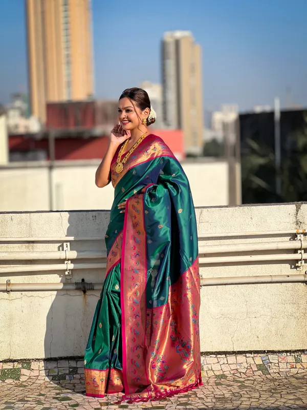 Green_Art_Silk_Self_Design_Paithani_Saree_With_Unstitched_Blouse_For_Women