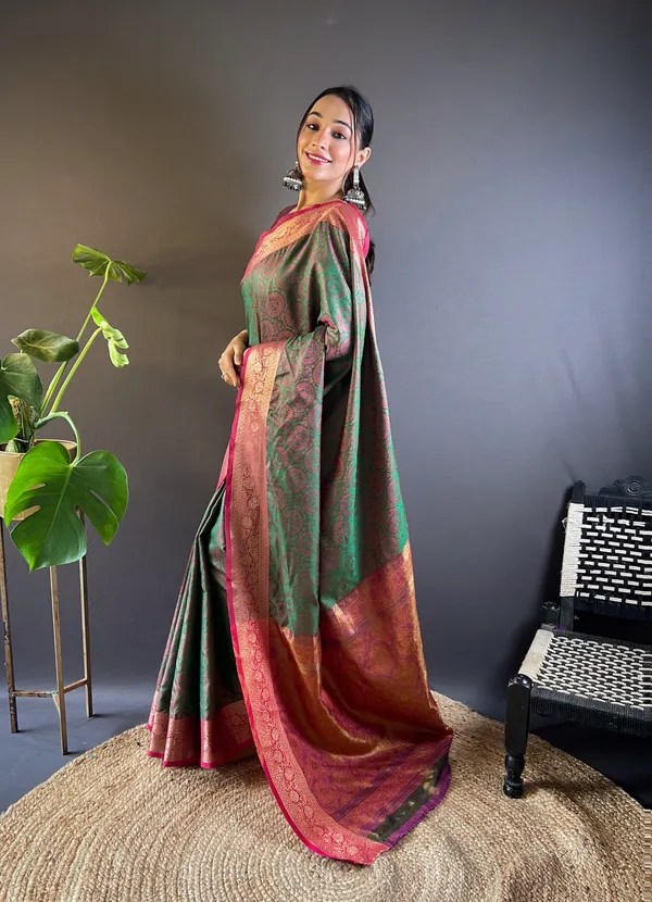 Green_Art_Silk_Self_Design_Kanjivaram_Saree_With_Unstitched_Blouse_For_Women