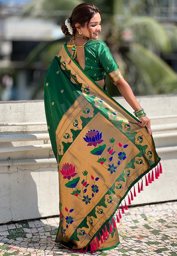 Green_Art_Silk_Self_Design_Paithani_Saree_With_Unstitched_Blouse_For_Women