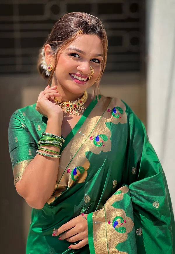 Green_Art_Silk_Self_Design_Paithani_Saree_With_Unstitched_Blouse_For_Women