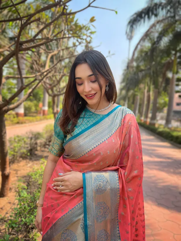 Cream_Art_Silk_Self_Design_Kanjivaram_Saree_With_Unstitched_Blouse_For_Women