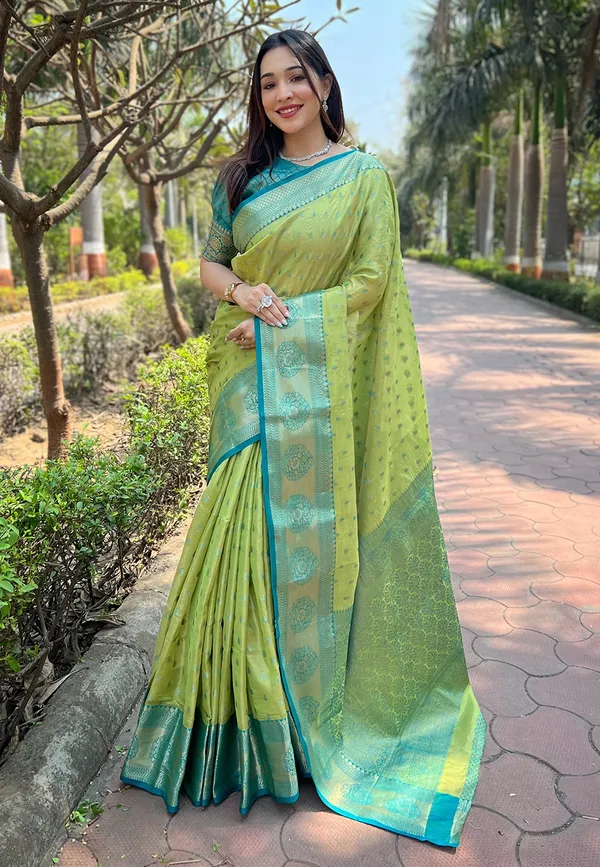 Green_Art_Silk_Self_Design_Kanjivaram_Saree_With_Unstitched_Blouse_For_Women