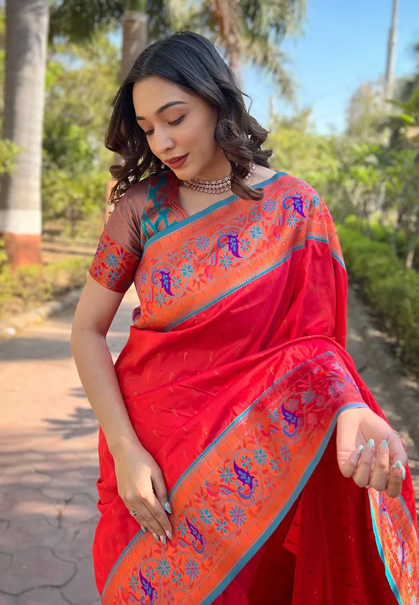 Red_Art_Silk_Self_Design_Paithani_Saree_With_Unstitched_Blouse_For_Women