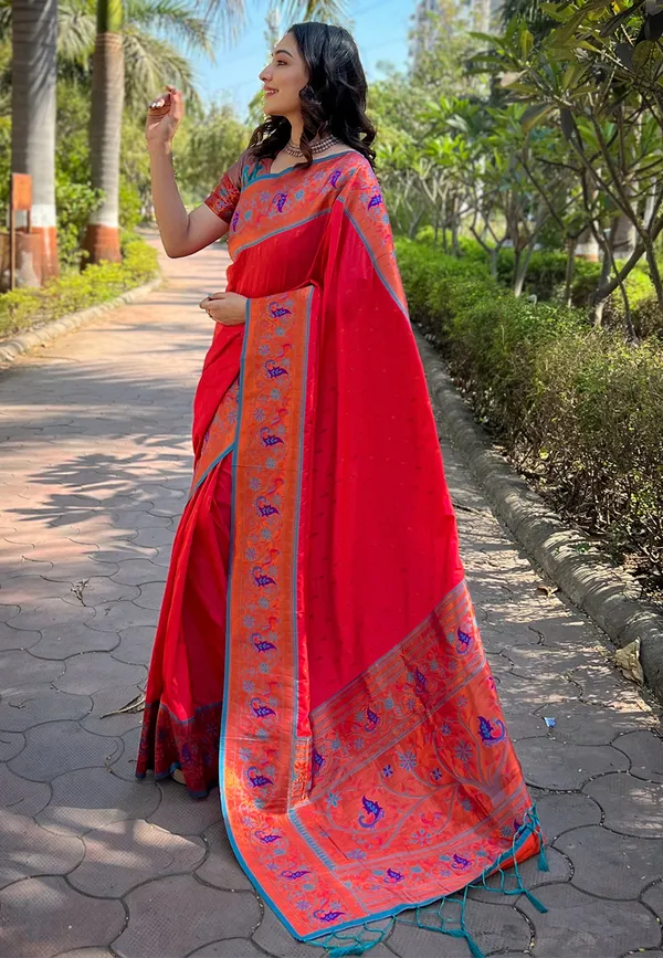 Red_Art_Silk_Self_Design_Paithani_Saree_With_Unstitched_Blouse_For_Women