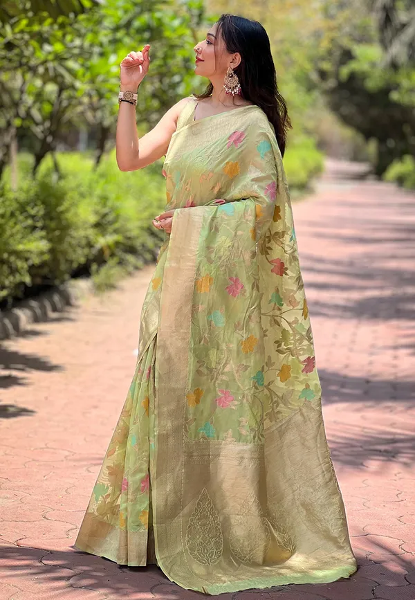 Green_Art_Silk_Self_Design_Kanjivaram_Saree_With_Unstitched_Blouse_For_Women