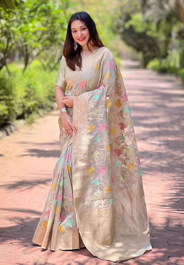 Beige_Art_Silk_Self_Design_Kanjivaram_Saree_With_Unstitched_Blouse_For_Women