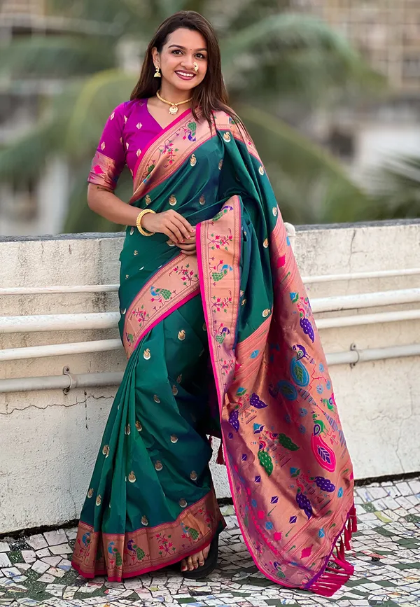 Green_Art_Silk_Self_Design_Paithani_Saree_With_Unstitched_Blouse_For_Women