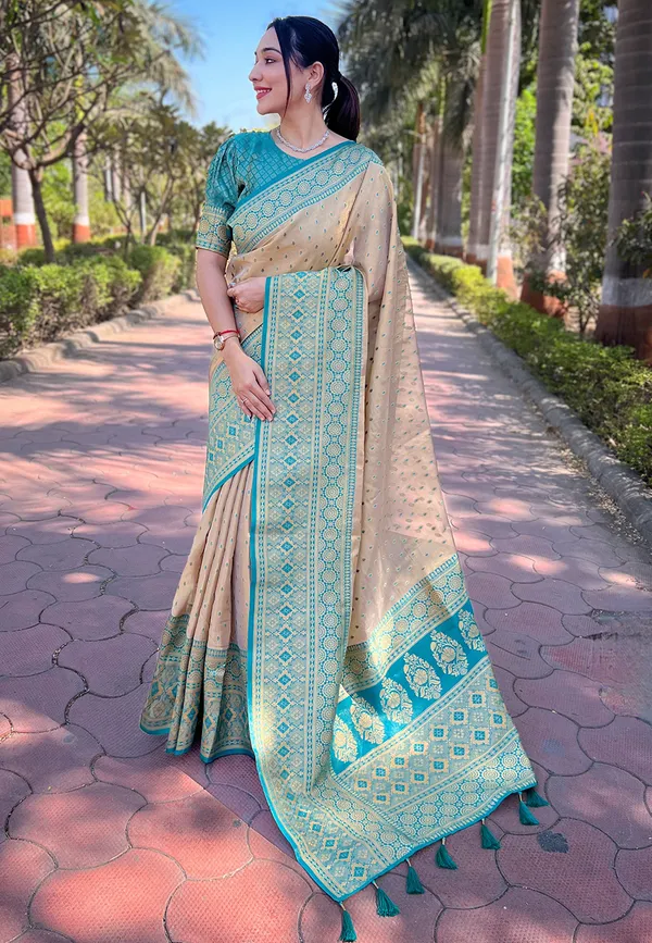 Beige_Art_Silk_Self_Design_Kanjivaram_Saree_With_Unstitched_Blouse_For_Women