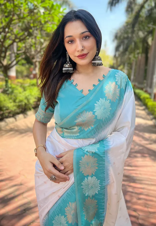 White_Art_Silk_Self_Design_Kanjivaram_Saree_With_Unstitched_Blouse_For_Women