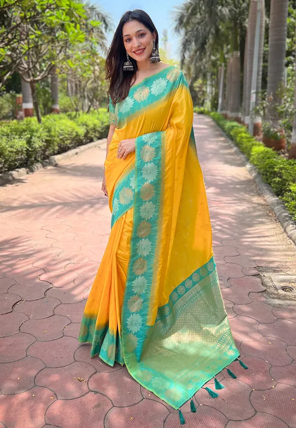 Yellow_Art_Silk_Self_Design_Kanjivaram_Saree_With_Unstitched_Blouse_For_Women