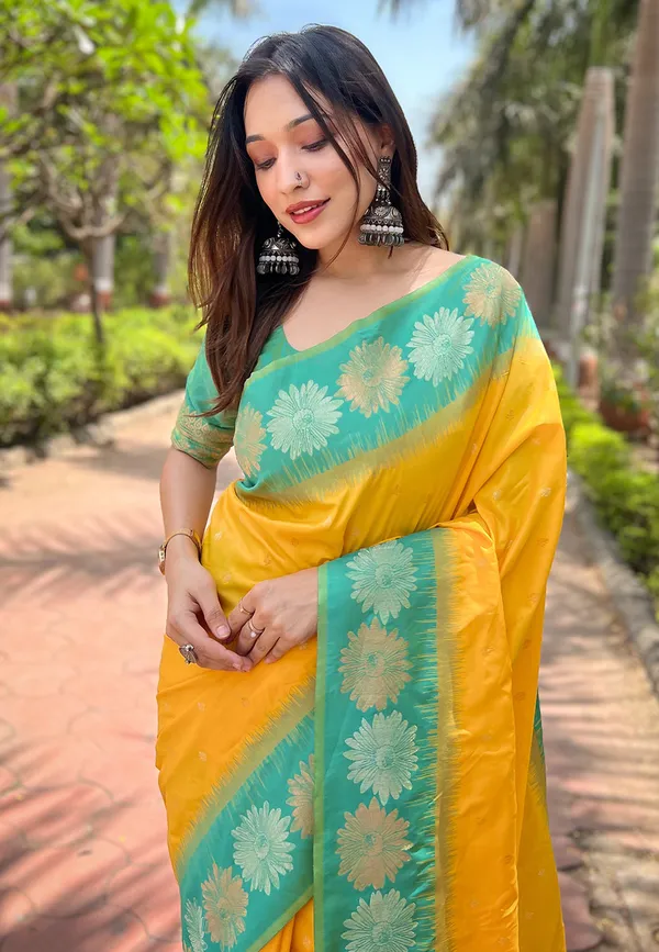 Yellow_Art_Silk_Self_Design_Kanjivaram_Saree_With_Unstitched_Blouse_For_Women