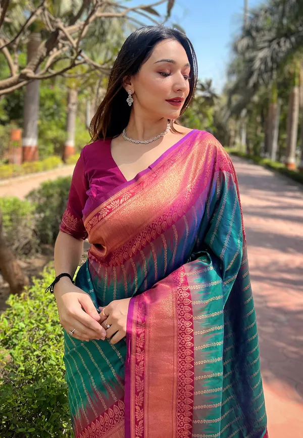 Green_Art_Silk_Self_Design_Kanjivaram_Saree_With_Unstitched_Blouse_For_Women