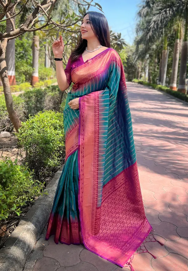 Green_Art_Silk_Self_Design_Kanjivaram_Saree_With_Unstitched_Blouse_For_Women